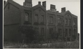 Budynek mieszkalny przy ulicy Bema nr 41. 4 sierpnia 1945 r.